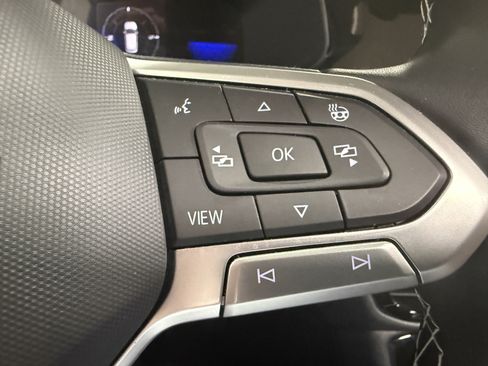 Certified 2023 Volkswagen Taos SE w/ Panoramic Sunroof Package FWD image 14