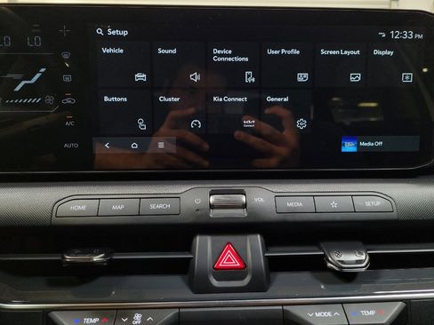 Used 2025 Kia K4 EX FWD image 25