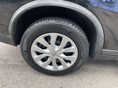 Used 2017 Nissan Rogue S AWD/4WD image 12