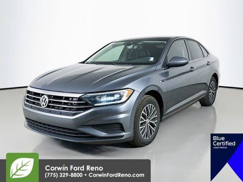 Used 2019 Volkswagen Jetta SEL w/ Cold Weather Package FWD image 4