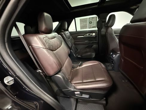 Used 2025 Ford Explorer Platinum w/ LUX Leather Package AWD/4WD image 14