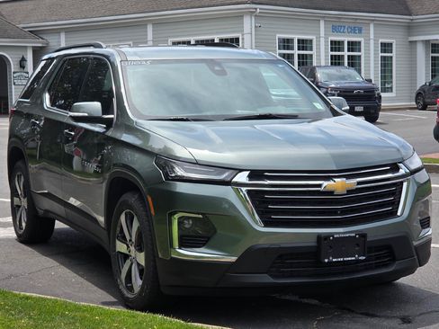Certified 2023 Chevrolet Traverse LT w/ LT Premium Package AWD/4WD image 1