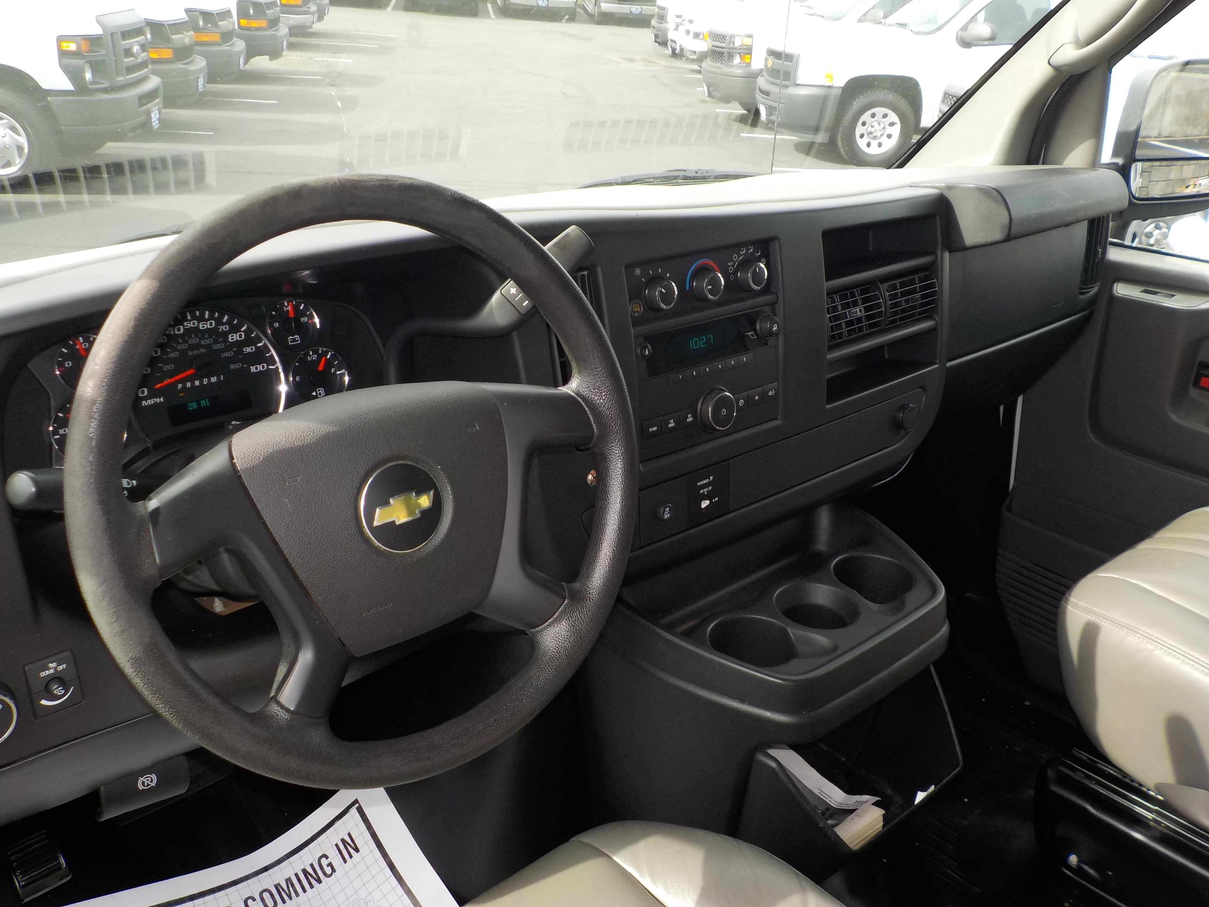 Used 2014 Chevrolet Express 2500 w/ Express Access Plus Package RWD image 24