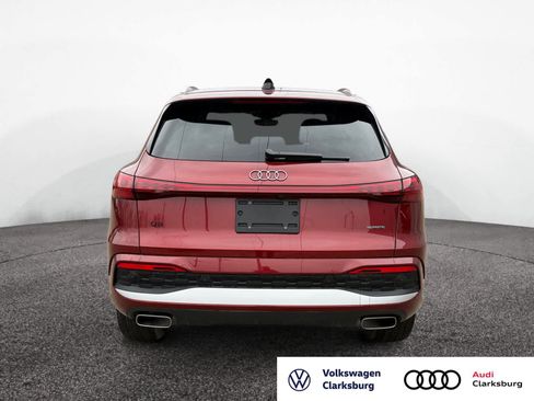 Certified 2025 Audi Q5 Premium w/ Convenience Package image 4