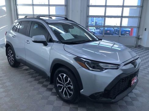 Certified 2024 Toyota Corolla Cross SE image 36