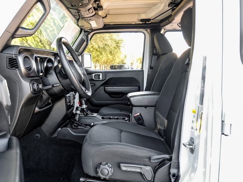 Used 2019 Jeep Wrangler Unlimited Sport S image 45