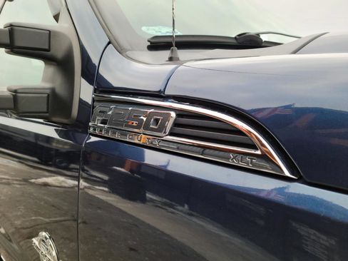 Used 2015 Ford F250 XLT w/ XLT Value Package image 17