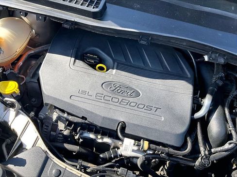 Used 2018 Ford Escape SE FWD image 35