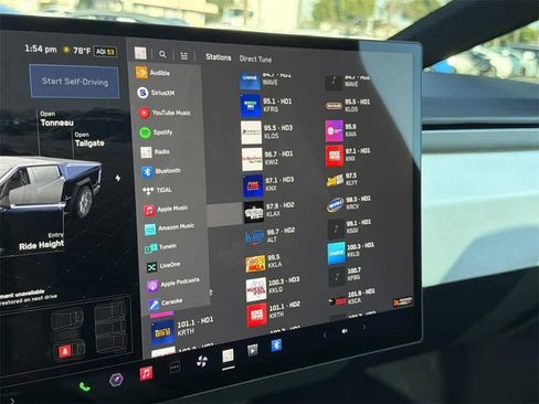 Used 2024 Tesla Cybertruck AWD Crew Cab image 19