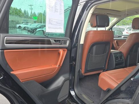 Used 2016 Volkswagen Touareg Executive AWD/4WD image 15