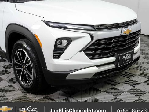 Used 2025 Chevrolet TrailBlazer LT image 34