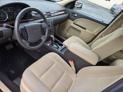 Used 2009 Ford Taurus SE image 13