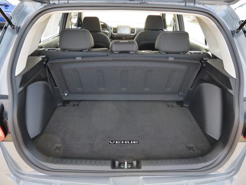 Certified 2023 Hyundai Venue SEL image 18