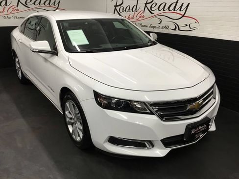 Used 2016 Chevrolet Impala LT FWD image 2