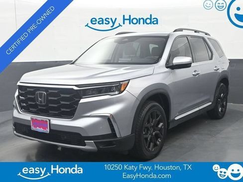 Used 2025 Honda Pilot Touring image 1