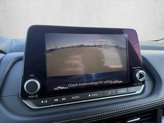 Used 2024 Nissan Rogue SV FWD image 18