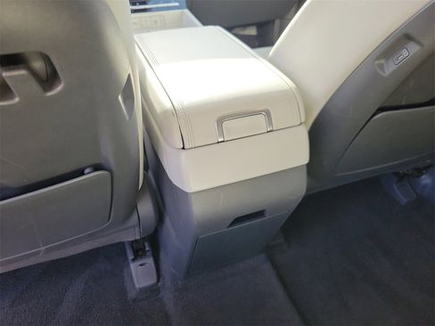 Used 2025 Hyundai Santa Fe SEL image 11