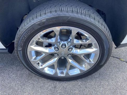 Used 2017 Cadillac Escalade Platinum AWD/4WD image 9
