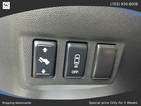 Used 2011 Nissan Titan SL w/ SL Technology Pkg AWD/4WD image 27