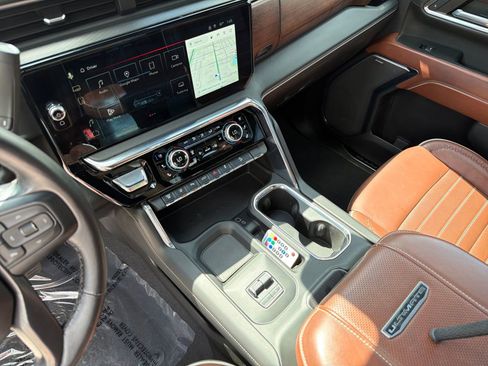 Used 2024 GMC Sierra 2500 Denali Ultimate w/ Snow Plow Prep/Camper Package image 20