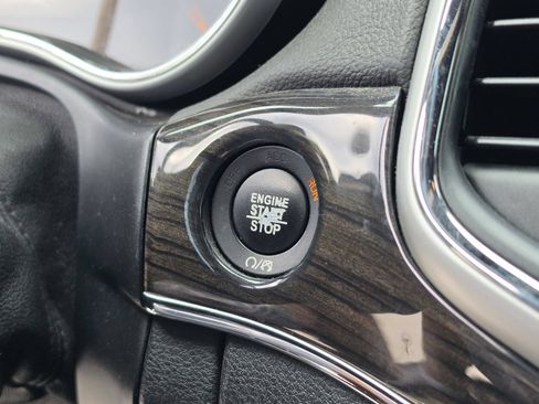 Used 2016 Jeep Grand Cherokee High Altitude RWD image 37