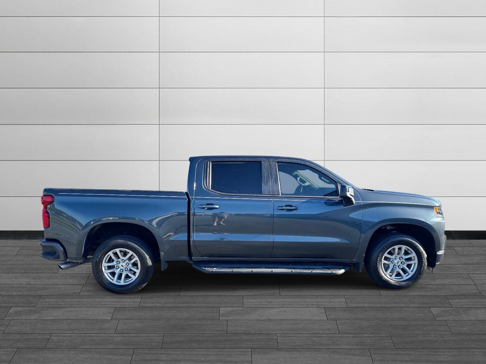 Used 2019 Chevrolet Silverado 1500 RST RWD image 2