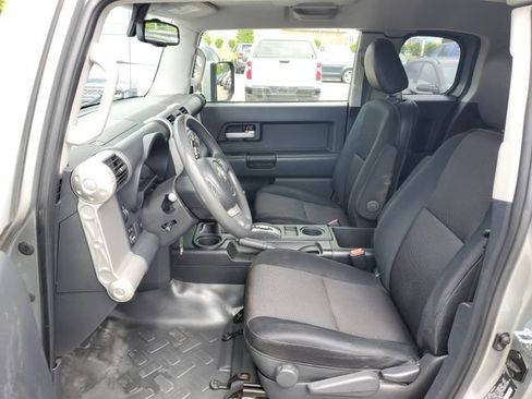 Used 2012 Toyota FJ Cruiser 4WD w/ Convenience Pkg image 9