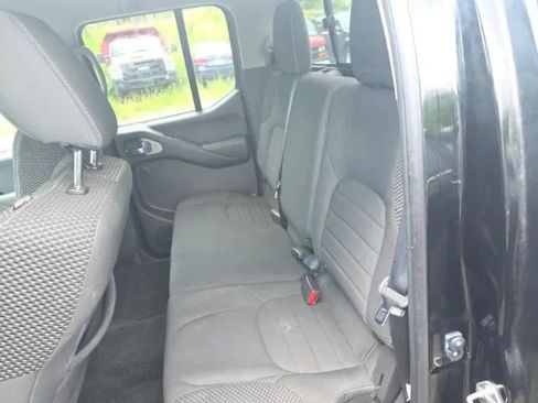 Used 2018 Nissan Frontier PRO-4X AWD/4WD image 6