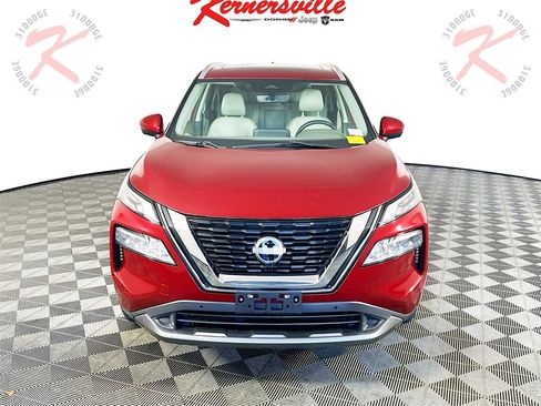 Used 2023 Nissan Rogue SL w/ SL Premium Package image 2