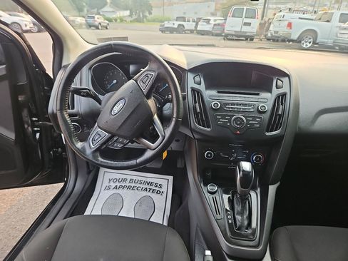 Used 2015 Ford Focus SE w/ SE Sport Package FWD image 22