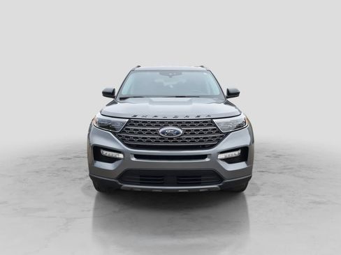 Used 2024 Ford Explorer XLT w/ Equipment Group 202A AWD/4WD image 3