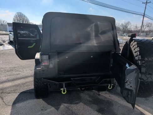 Used 2018 Jeep Wrangler Sport AWD/4WD image 17