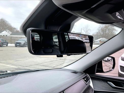 Used 2024 Jeep Grand Cherokee L Limited w/ Luxury Tech Group II image 34