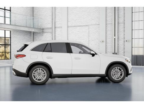 Certified 2025 Mercedes-Benz GLC 300 4MATIC image 17