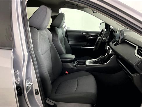 Used 2021 Toyota RAV4 XLE image 8