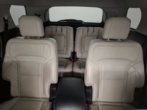 Used 2019 Ford Explorer Platinum AWD/4WD image 29