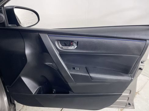 Used 2018 Toyota Corolla SE FWD image 21