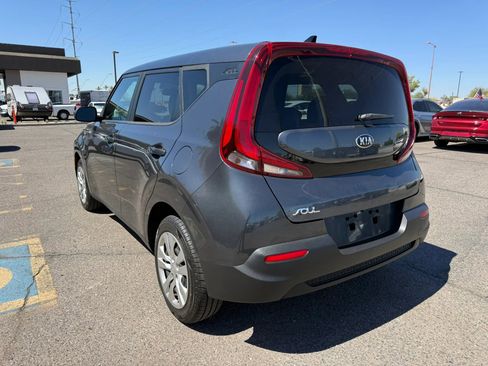 Used 2021 Kia Soul LX image 8