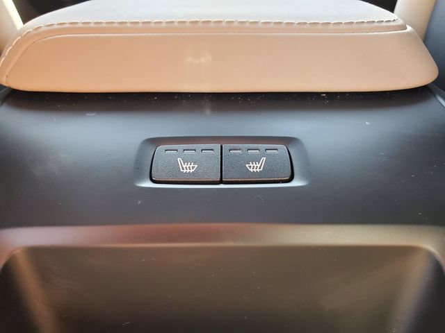 Certified 2026 Volvo XC60 B5 Plus AWD/4WD image 30