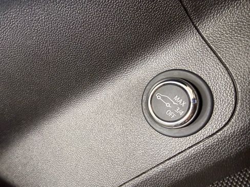 Used 2023 GMC Acadia Denali w/ Black Diamond Edition image 21