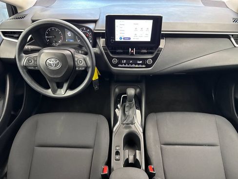 Used 2025 Toyota Corolla LE FWD image 12