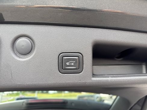 Used 2021 Chevrolet Equinox LT image 9