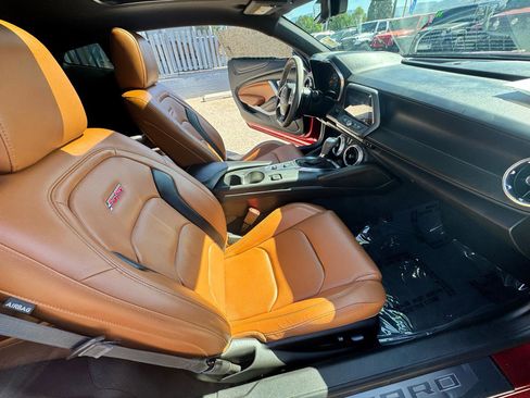 Used 2021 Chevrolet Camaro SS RWD image 12