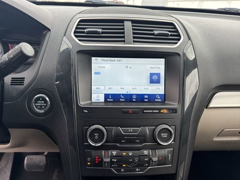 Used 2018 Ford Explorer XLT w/ Equipment Group 202A image 13