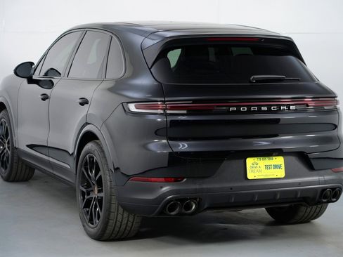 Used 2024 Porsche Cayenne w/ Sport Chrono Package image 50