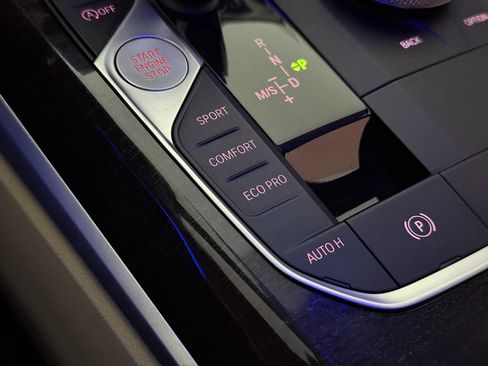 Used 2019 BMW 330i xDrive Sedan w/ Convenience Package image 38