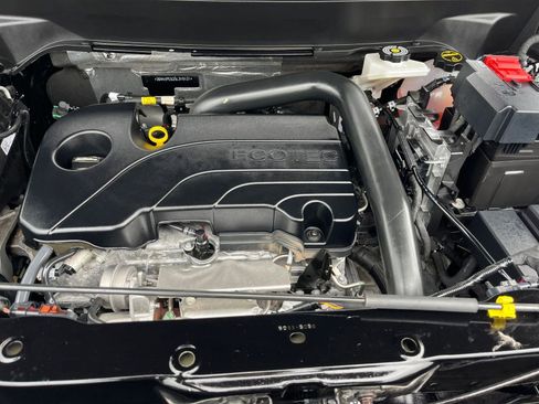 Used 2025 Chevrolet Equinox LT image 32