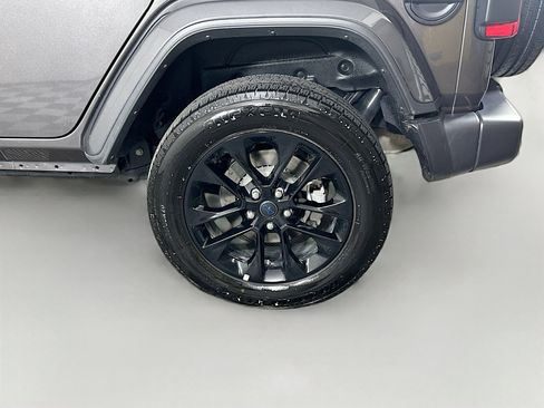 Used 2025 Jeep Wrangler Sahara w/ Safety Group image 11