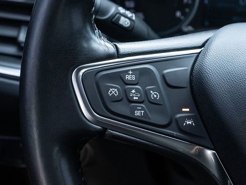 Used 2021 Chevrolet Equinox LT image 18