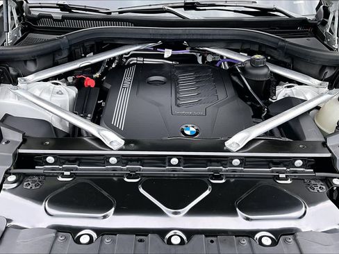 Used 2023 BMW X5 sDrive40i w/ M Sport Package RWD image 34